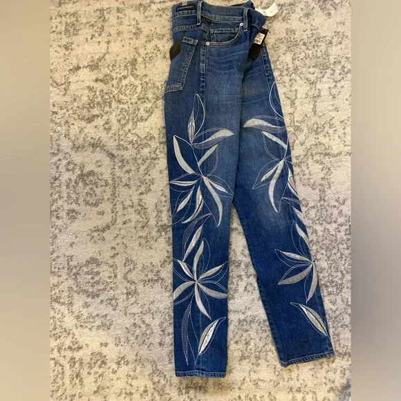 Embroidered Citizens of humanity skinny jeans never worn with tags! Size 26
